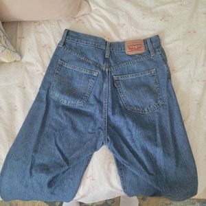 Levi High waisted straight leg jeans